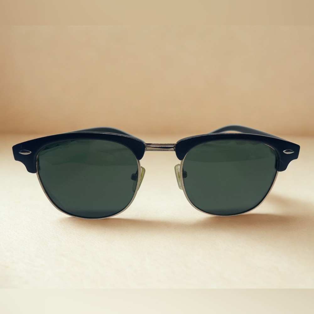 Black Sunglasses w/ Silver Accents – Unbranded, Excellent Condition